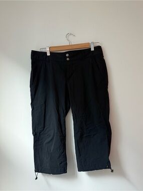 Columbia Women’s 10 Saturday Trail Black Capri Hiking Pants Omni-Shield⁠